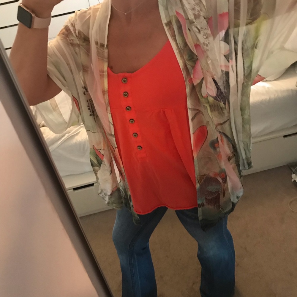 LAST CALL! Daisy Button Babydoll Top - Picture 6 of 8